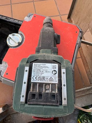 Taladro Percutor Metabo con Baterías