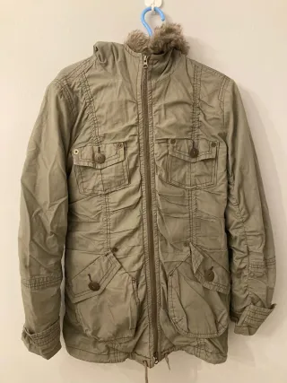 Abrigo Mango verde militar