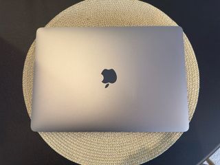 MacBook Air M1 13 2020 8GB Gris (sin cables)