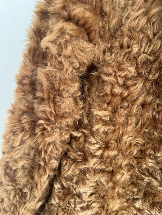 Abrigo pelo Zara marrón