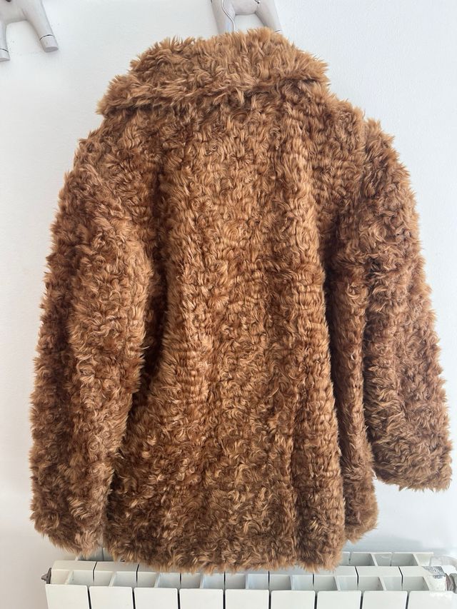 Abrigo pelo Zara marrón