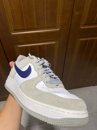 Nike Air Force 1,07 Low Grises y Azul