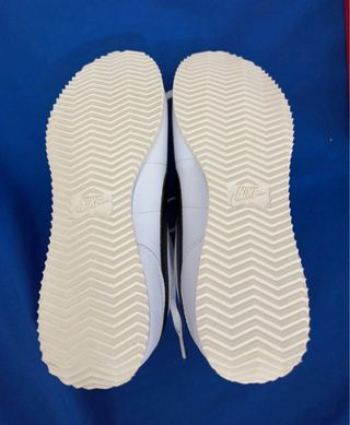 Nike Cortez Blancas Talla 39 Nuevas
