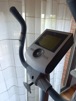 Bicicleta Estática Gris y Azul.