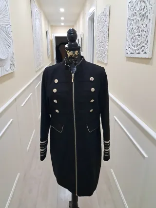 Abrigo militar negro mujer