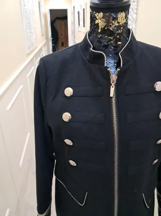 Abrigo militar negro mujer