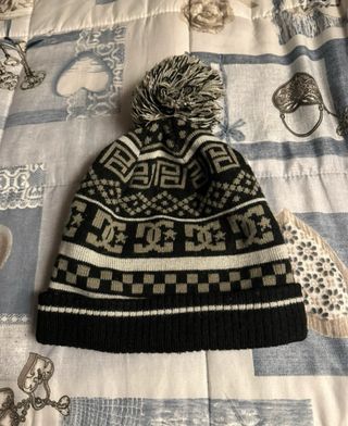 Berretta DC Shoes con pompon