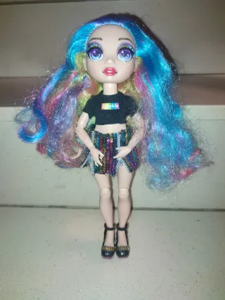Muñeca Rainbow High