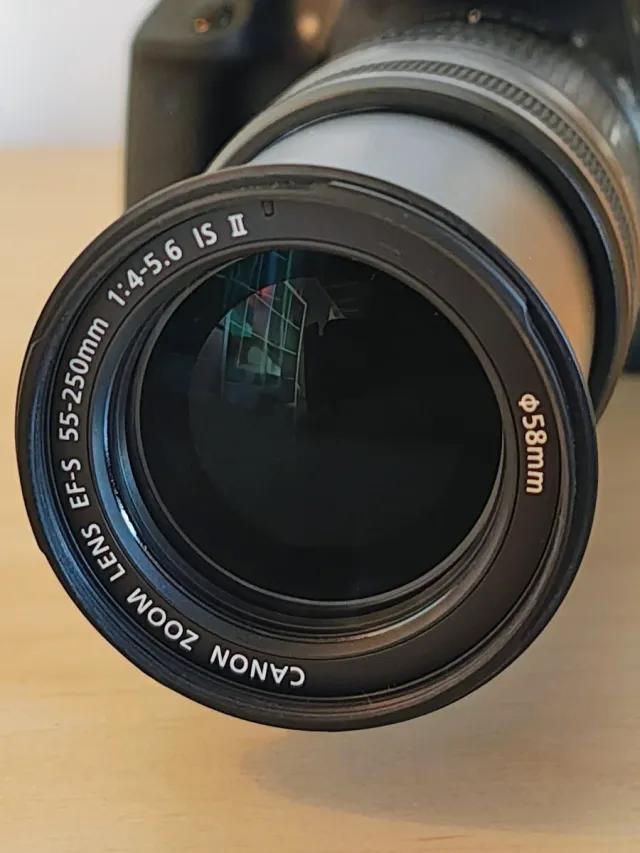 EOS 700D kit: debe vender debido pérdida trabajo.