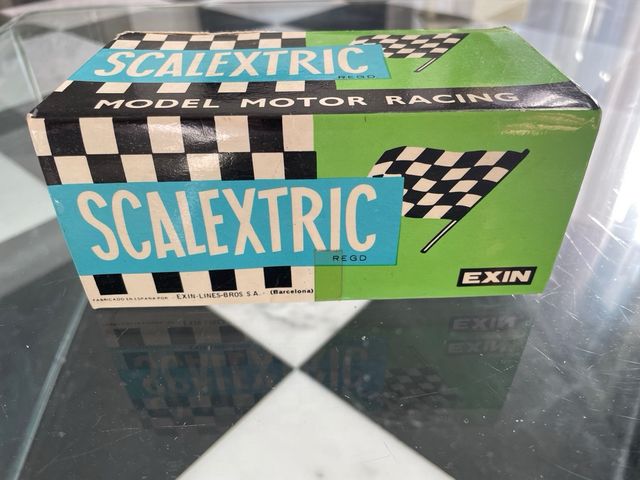 Caja original de scalextric Tyrrell form. 1 P-34