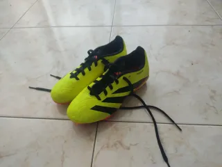 Botines de fútbol Adidas Talla 34