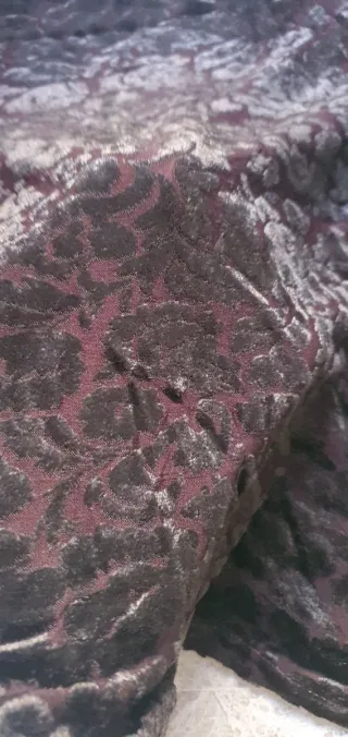 Camiseta terciopelo marrón flores M scudetto