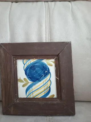 Azulejo antiguo decorado