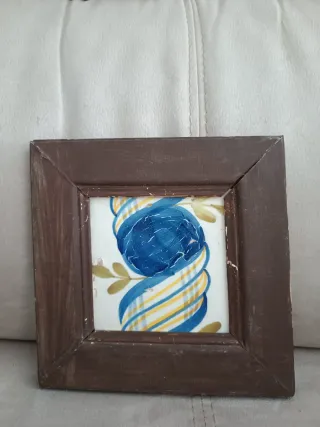 Azulejo antiguo decorado