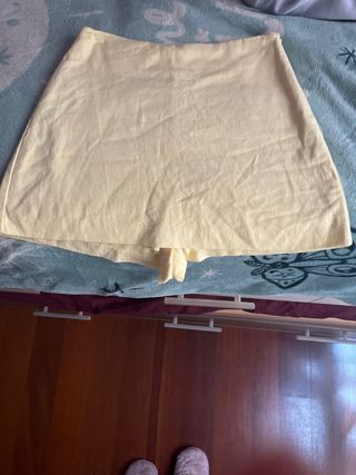 Falda pantalón amarilla