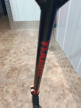 Patinete Tijuana Rojo y Negro