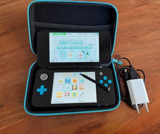 Nintendo New 2DS XL Nero e Turchese