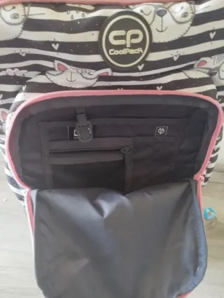 Mochila con ruedas y 4 compartimentos