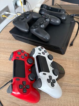 Consola PS4 Slim + 4 Mandos + 20 juegos originales