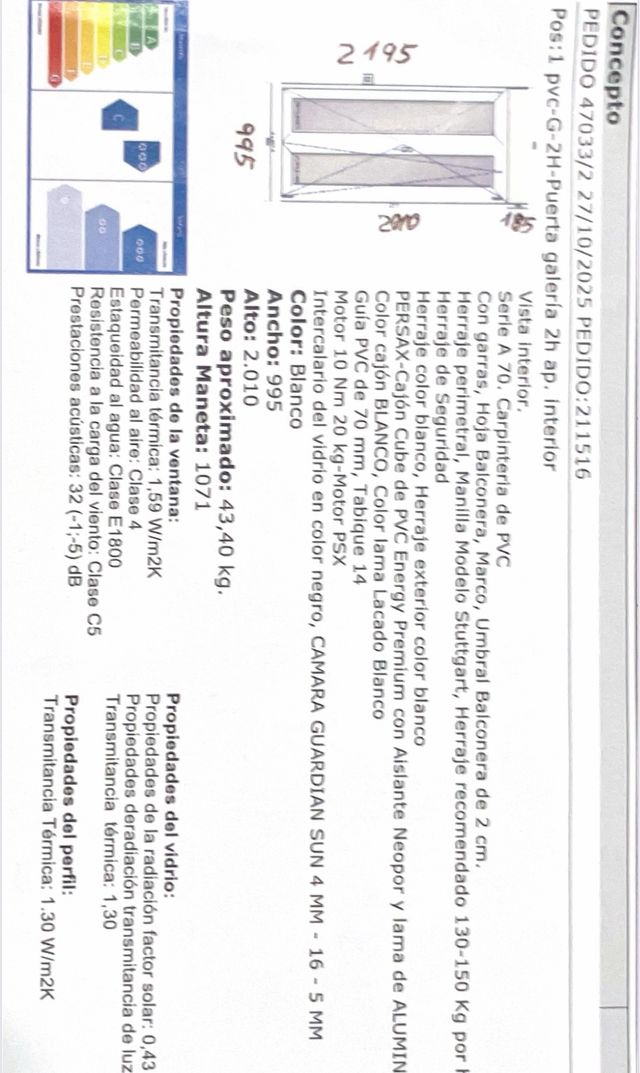 Puerta balconera PVC con persiana motorizada nueva