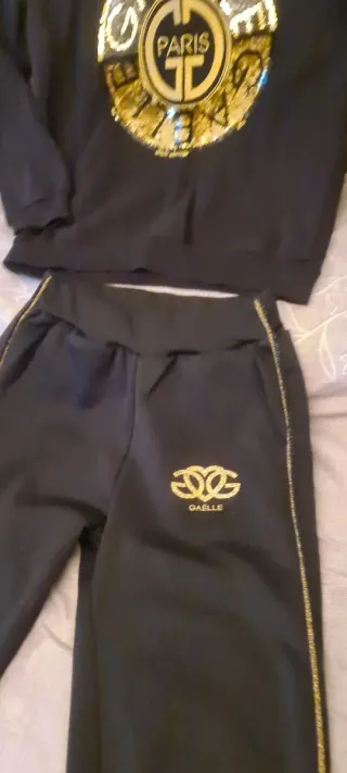 Tuta GAELLE Felpa e Pantalone Nero Oro