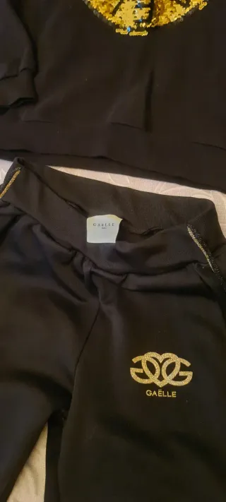 Tuta GAELLE Felpa e Pantalone Nero Oro