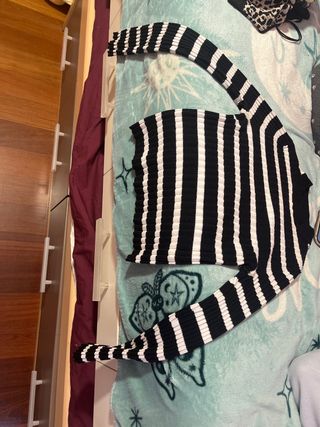 Top de rayas blanco y negro