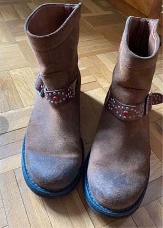 Botines en piel estilo joya