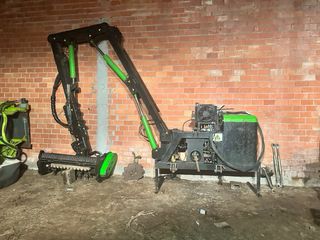 Brazo desbrozadora para tractor