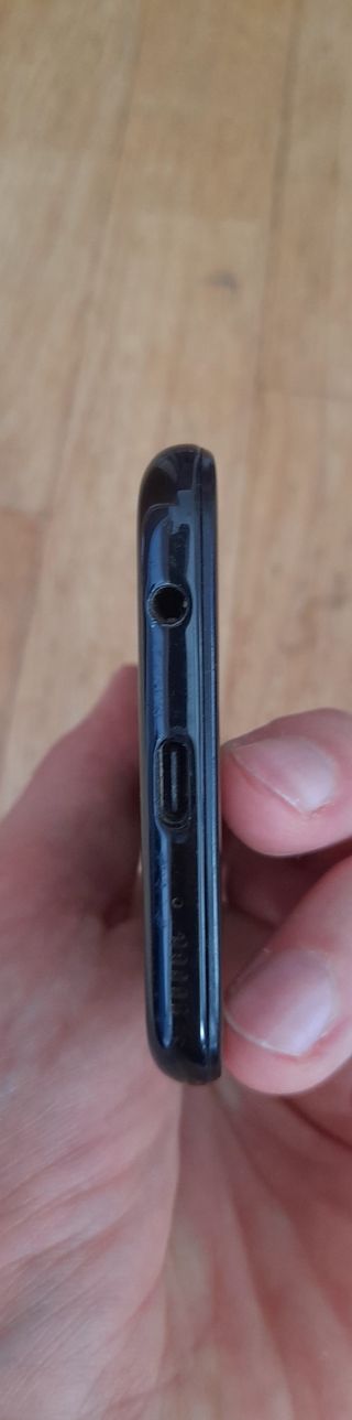 Samsung Galaxy A20e (32GB/3GB RAM)