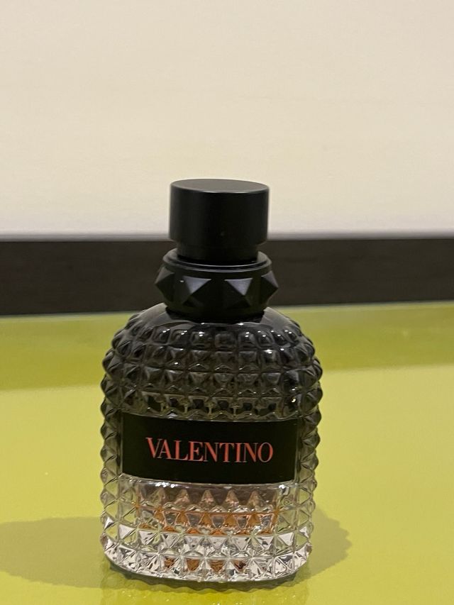 Valentino Born in Roma Perfume