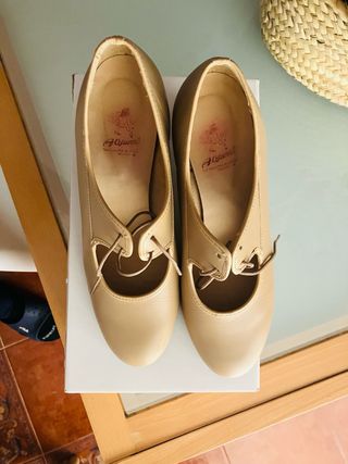 Zapato de flamenca profesional.