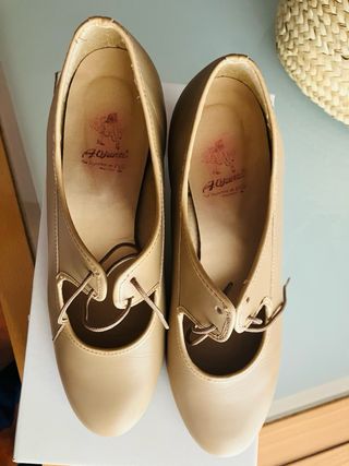 Zapato de flamenca profesional.