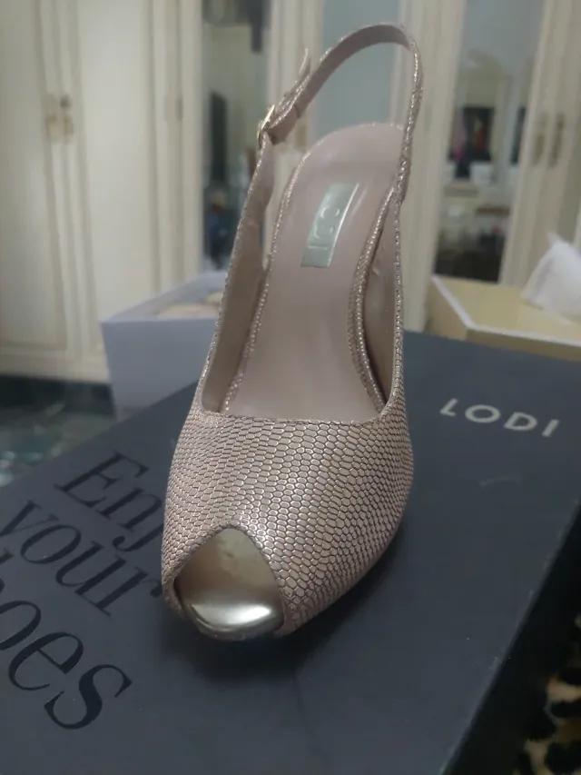 Zapatos de salón beige