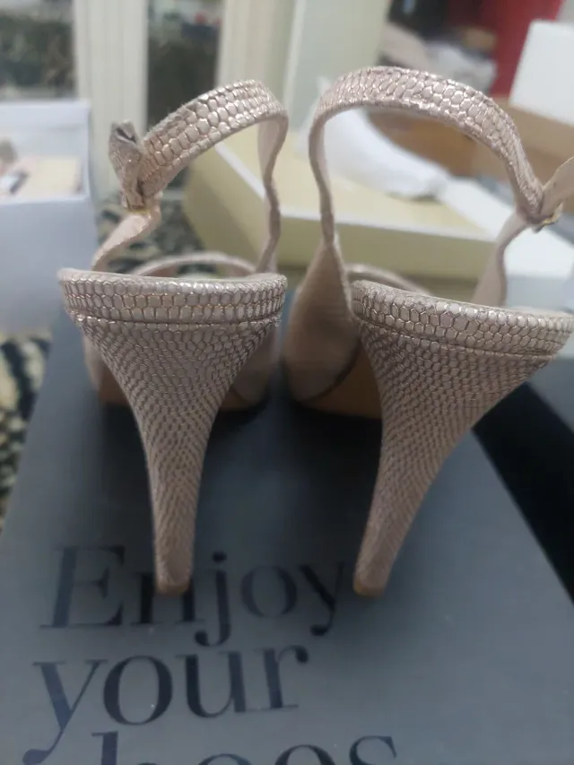 Zapatos de salón beige