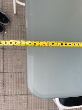 Mesa de cocina con 2 sillas y taburete