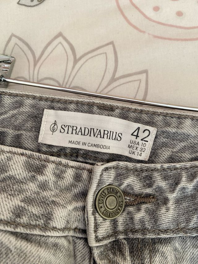 Vaqueros Stradivarius grises Talla 42