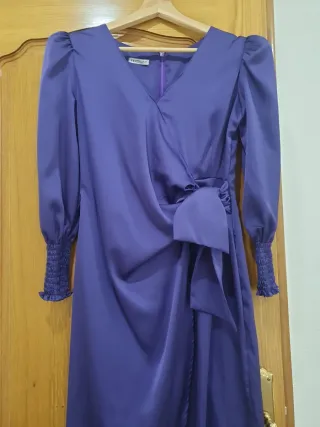Vestido morado cruzado con lazada