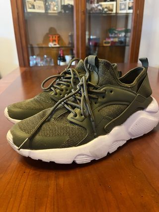 Zapatillas deportivas verde y blanco