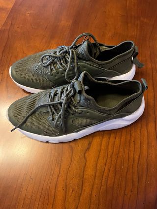 Zapatillas deportivas verde y blanco