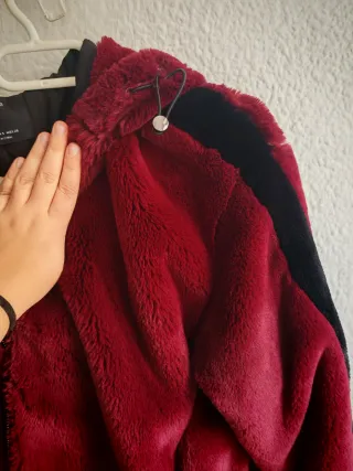 Abrigo pelo rojo talla S