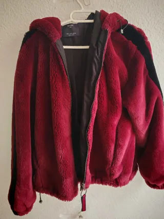 Abrigo pelo rojo talla S