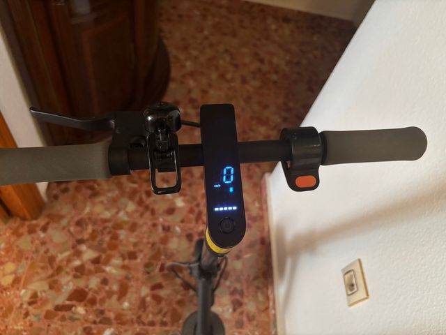 Patinete Xiaomi Mi Electric Scooter Essential