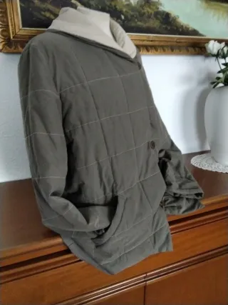 Bonito chaquetón verde Talla L/XL