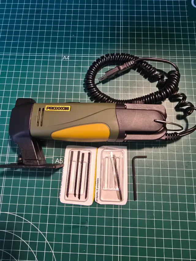 Mini sierra calar Proxxon STS 12/E