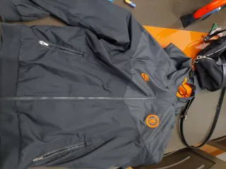 Chaqueta Chelsea Nike Negra y Naranja