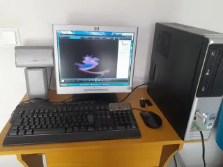 Ordenador LG + Pantalla HP + Altavoz IKAI