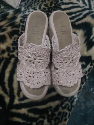 Sandalias de cuña verano beige y rosa