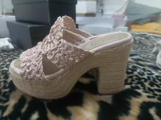 Sandalias de cuña verano beige y rosa