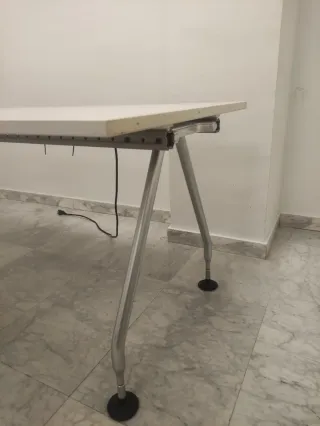 Mesa blanca despacho escritorio VITRA. Ref M73